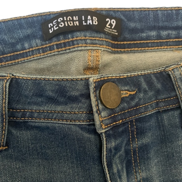 NEW Design Lab Lord & Taylor Cropped Fringe Leg Blue Jeans Woman’s Size 29 - Picture 6 of 12
